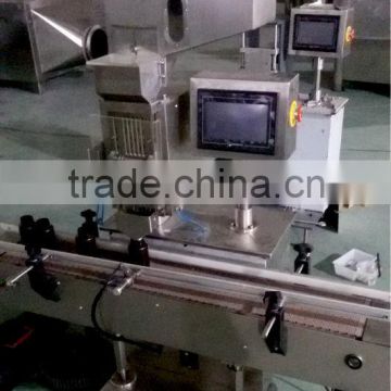 Automatic pharmaceutic bottling machine for capsule