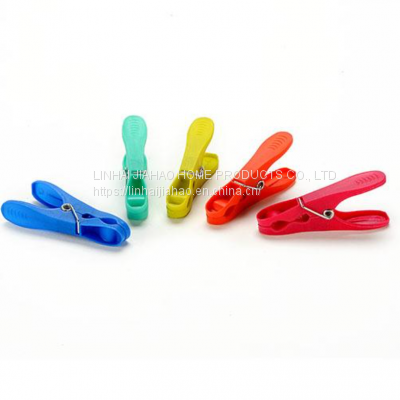 plastic clothes pegs