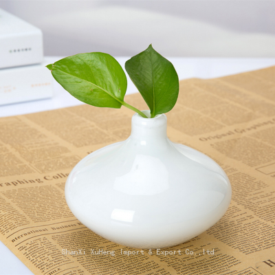 Luxury White Colored Ceramic Glass Vase Nordic Style Single Flower Planter For Wedding Table Decoration photo-3