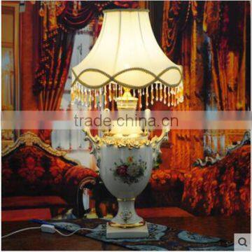 European style gold outline flower ceramic base table lamp in bedroom                        
                                                Quality Choice