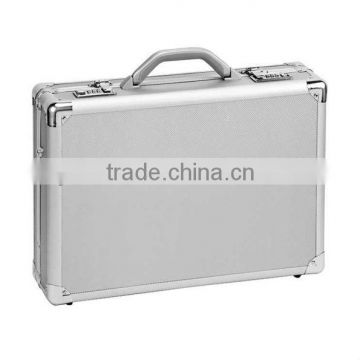 Solo Aluminum Shell 17" Laptop Attache Case ZYD-GJ250