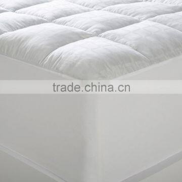 700 GSM Ball Fiber Mattress Topper