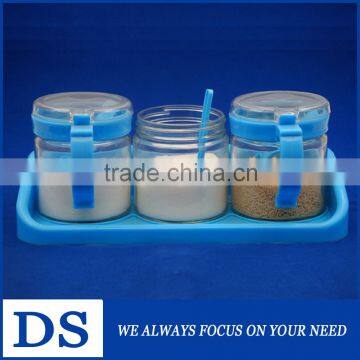 330ml wholesale lead-free easy- wash transparent glass spices jar with plastic cap and spoon