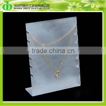 DDJ-0063 ISO9001 Chinese Manufacture Sells Cheap L Shape Frosted Plexiglass Necklace Display