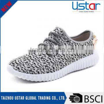 Portable mens sports running shoes