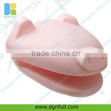 pink pig silicone pot holder