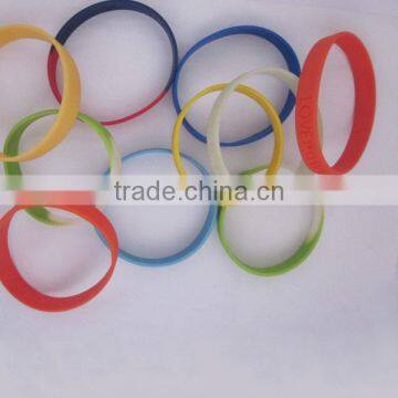 Small MOQ cheap custom silicone wristbands