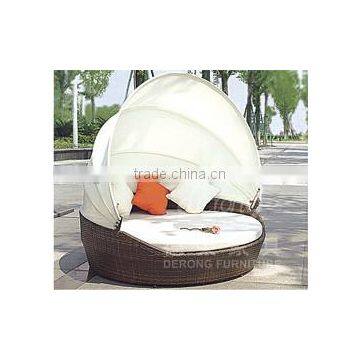 Modern rattan round lounge bed,garden PE rattan lounge bed