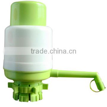 Manual water pump