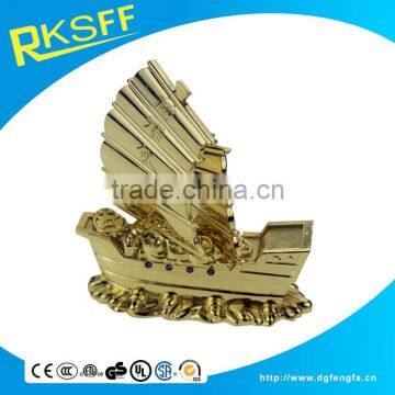China Zinc Alloy Mascot Crafts Boat for Decoration photo-2