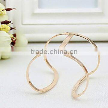 Pretty irregularity geometry hollow bangles,simple design gold bangle for women