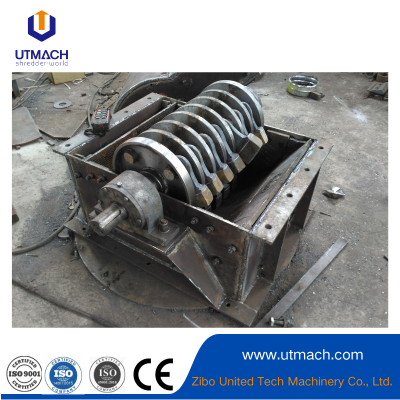 Heavy-Duty Mobile Crusher: Portable Rock Crushing Solution photo-2
