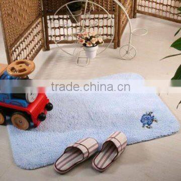 Anti-slip microfiber mats for baby