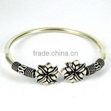 Excellent !! Flower Shape Plain 925 Sterling Silver Bracelet, For Beautiful Wrist, Fresh Silver Jewellery photo-2