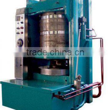 hydraulic oil pressing machine in much demand on the market