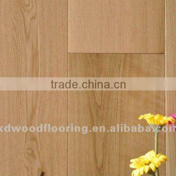 Stylish White Oak Engineered Wood Flooring in Smooth Surface