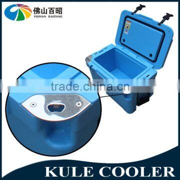 Homothermal custom rotomolded PE ice chest cooler box