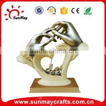 Volume produce durable miniature souvenir