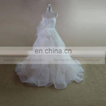 Graceful heart line ruffle ORG lace wedding dress with a handmade flower