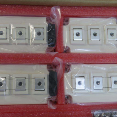 FF400R07KE4  Infineon Technologies AG	IGBT MODULE, DUAL NPN, 1.55V, 485A