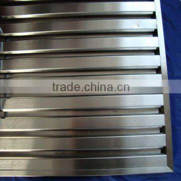 Metallic baffle filter
