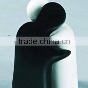 White and black ceramic salt jar, porcelain salt and pepper set                        
                                                                                Supplier's Choice