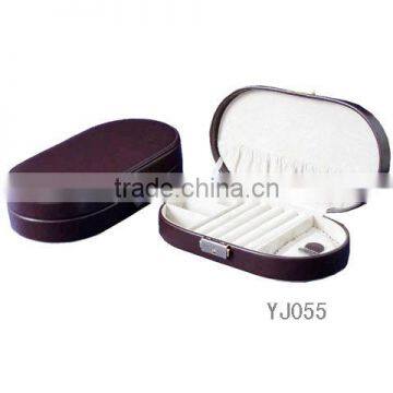 Newest luxury pu jewelry box ,OEM design ,luxury gift box factory , custom made cover with velvet .