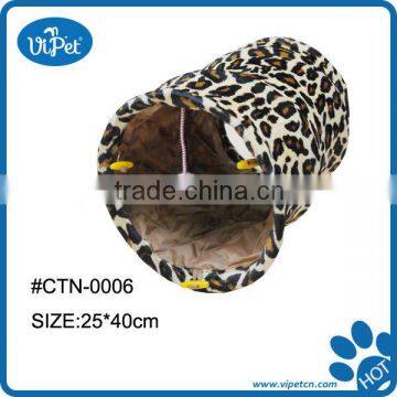 Plush Giraffe Crunch Cat Play Tunnel with a ball