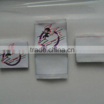 high density t-shirt bottom center fold woven label