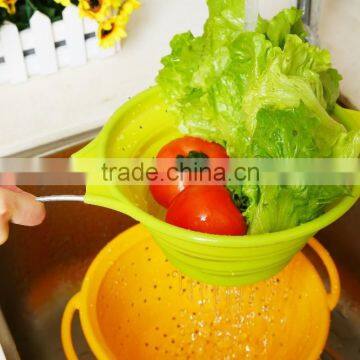 Green Silicone folding kitchenware colander with handle