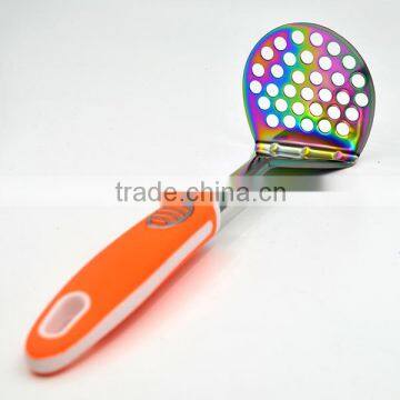 Lowest Price Non-stick TPR Handle Titanize Kitchen Potato Mud Maker photo-5