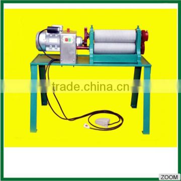 Hot selling manual beewax foundation embossing machine/wax foundation machine price