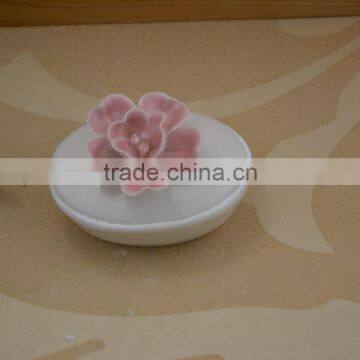 Factory Direct White Porcelain Jewelery Box With Flower Shape Design photo-2