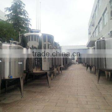 Stainless steel dairy storage tank with insulation