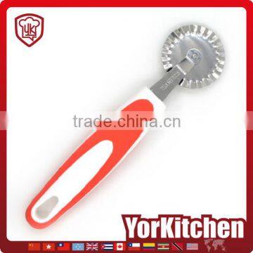 Modern design TPR handle Kitchen gadgets colorful handle flower pattern round pizza cutter