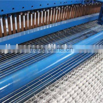 Full Automatic Animal Cage Runs Steel Wire Mesh Welded Machines photo-4