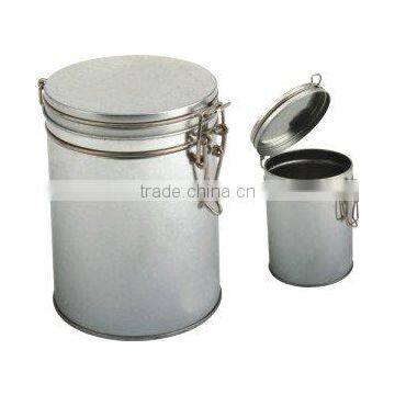 Airtight Tea Can with Metal Clasp