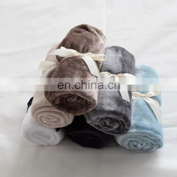 Hot sale wholesale office thick flannel coral velvet air conditioner lunch break blanket