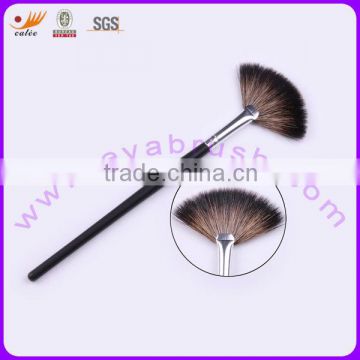 High Quality Natural Hair Wood Handle Cosmetic Fan Brush, OEM/ODM