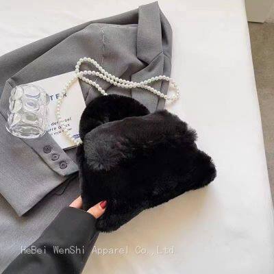 026Plush bag Women's handbag Chain bag One shoulder straddle Pearl Bag Faux fur bag