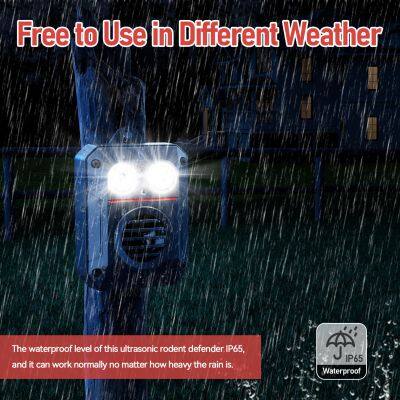 Multi Mode Ultrasonic Pest Repeller IP65 Waterproof LED Flashlight for Indoor Outdoor animal Mice Squirrels Wolves Cats Dogs