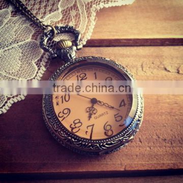 2016 Classic Vintage Bronze Amber Glass Quartz Pocket Watch In Bulk Pendent Necklace Gift