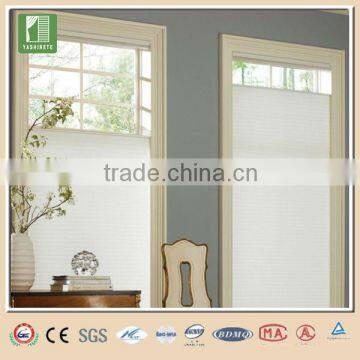 Room darkening cordless honeycomb window shades