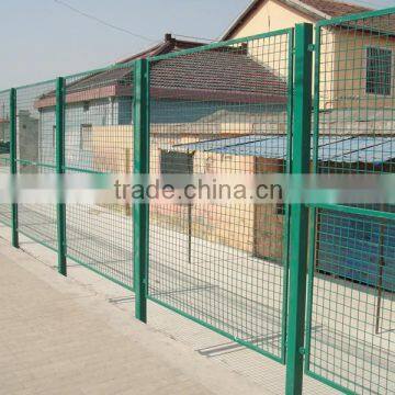 Factory price iron wire mesh fence, good quality welded fence mesh panels