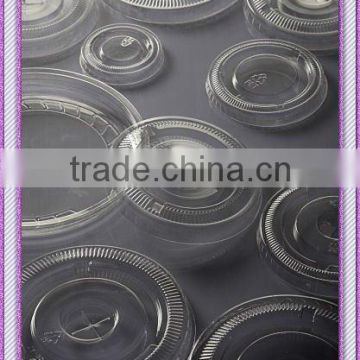 clear plastic cold beverage cup's flat lid