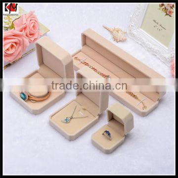 Custom Jewelry Box Luxury Velvet Jewelry Box