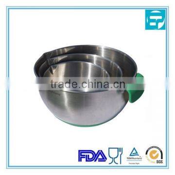 stainless steel salad bowl with silicone handle