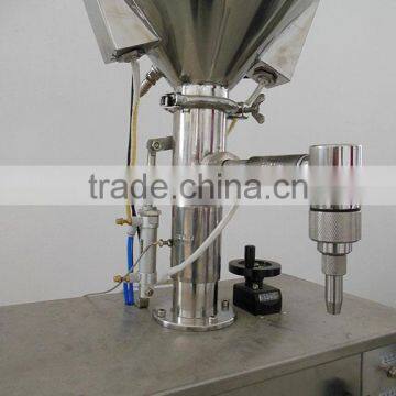 Vertical Type Constant Temperature Liquid Wax Filling Machine With Mixer and Hopper photo-3