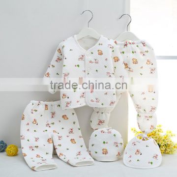 Wholesale newborn printing hot sale cotton baby clothing gift sets