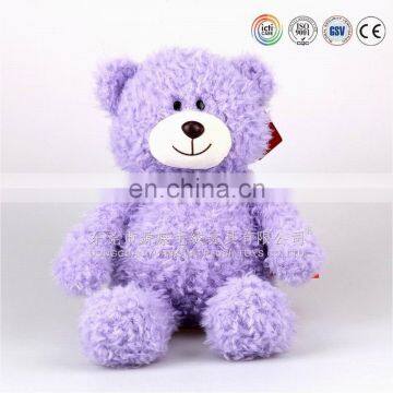 Cuddly peluches bear